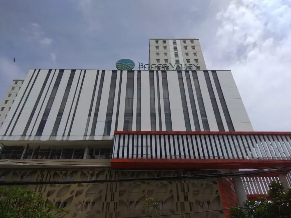 Modern Look 2Br At Bogor Valley Apartment