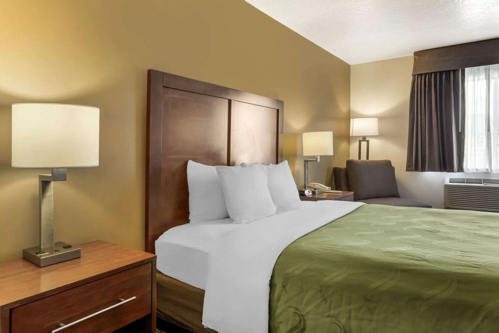 Standard Double room (full double bed)