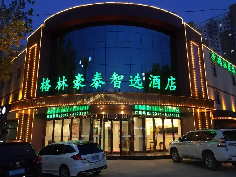 尊爵四人房,配有兩張單人床