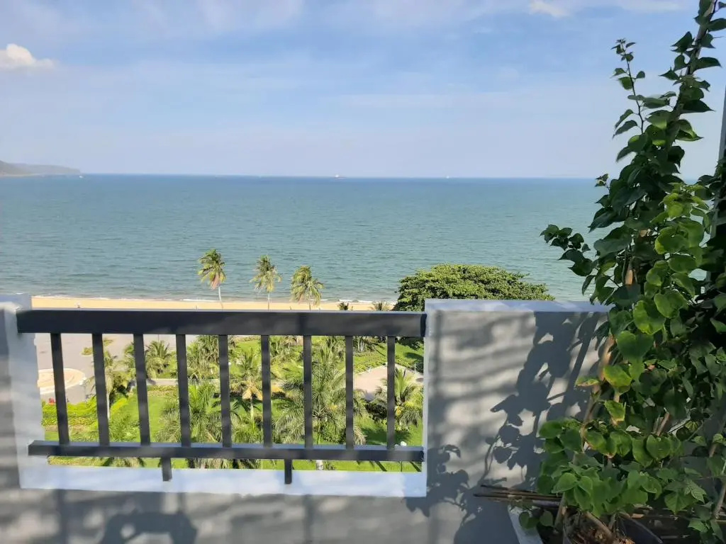 Beach & Waterfront