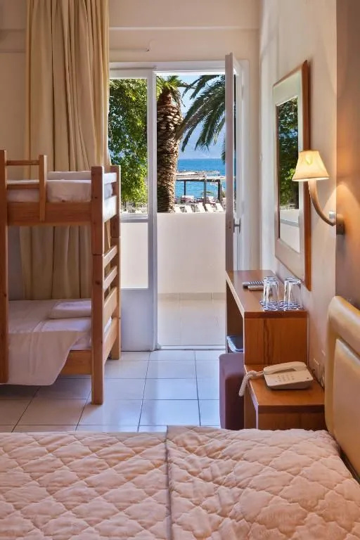 Family room with sea view