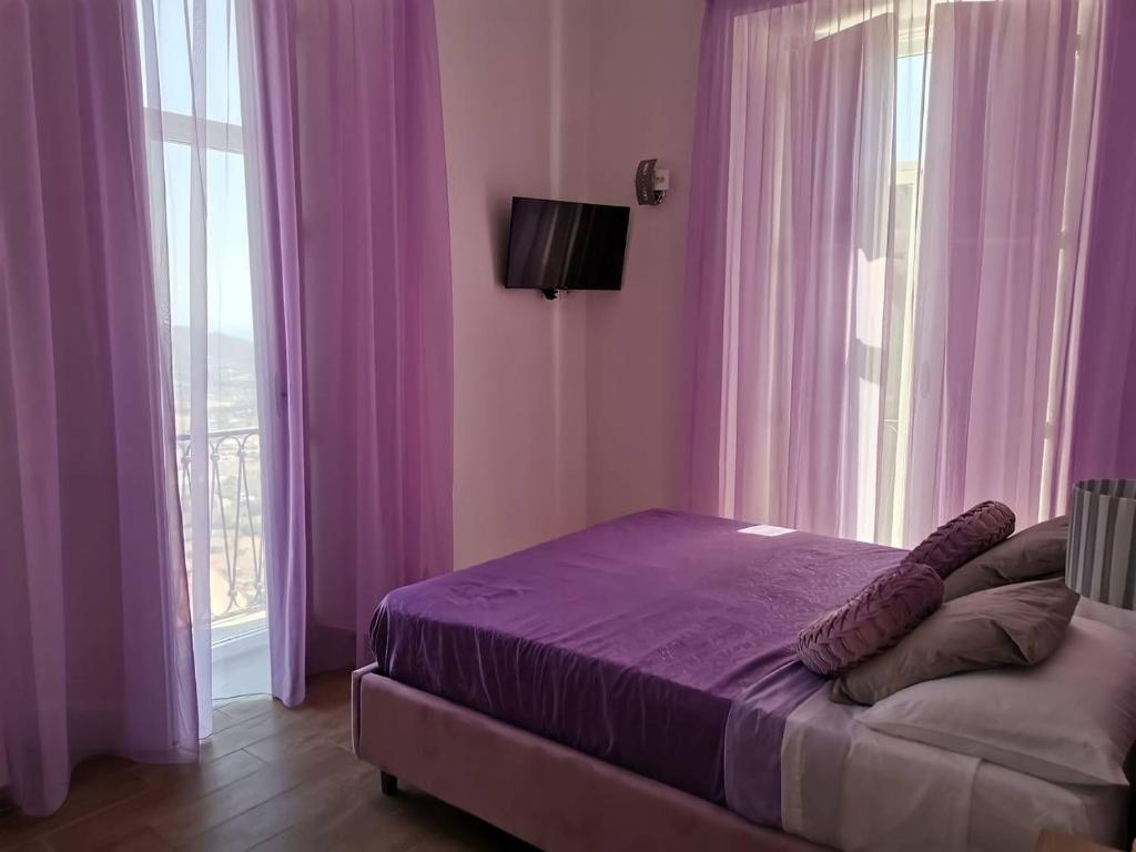 Deluxe Double room with balcony (full double bed)
