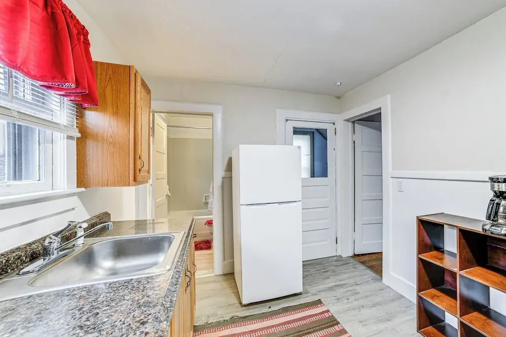 Work & Study: Binghamton Apt 2 Mi to Downtown