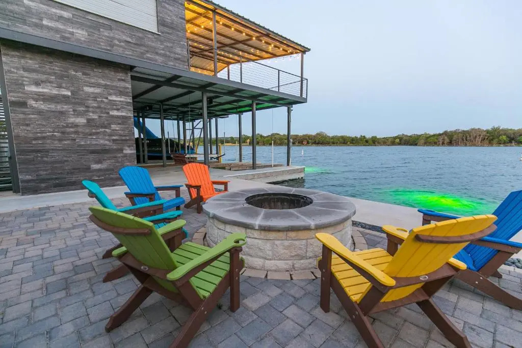 Wake & Roll - Loma Linda Luxury Lakeside Getaway