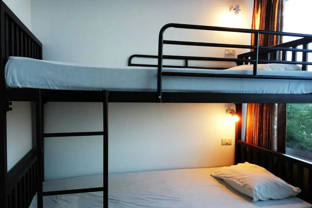 Кровать в общем номере в Samui Lakeside Hostel - Adults Only