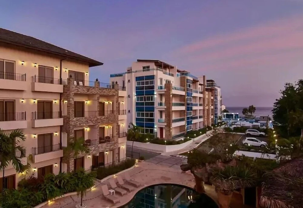 Playa Laguna Beach Condos