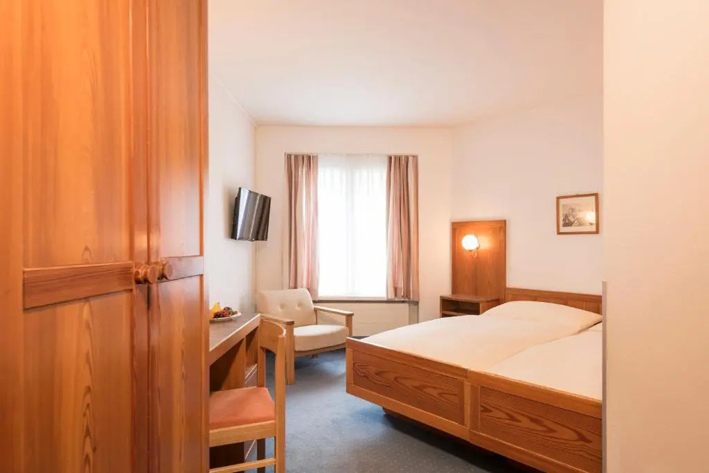 Economy room