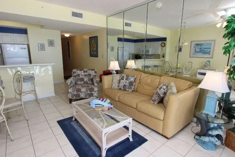 Majestic Sun 409A - 1 Br condo by RedAwning