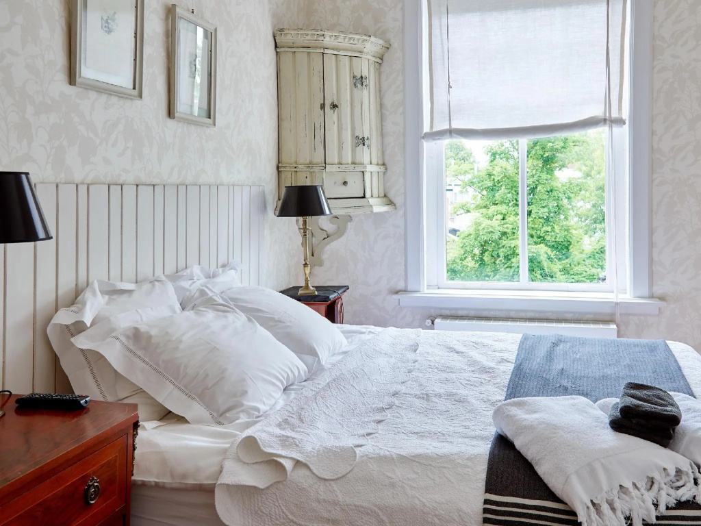 Superior Double room (full double bed)