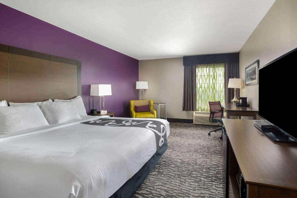 La Quinta Inn & Suites by Wyndham Visalia/Sequoia Gateway - Chambres