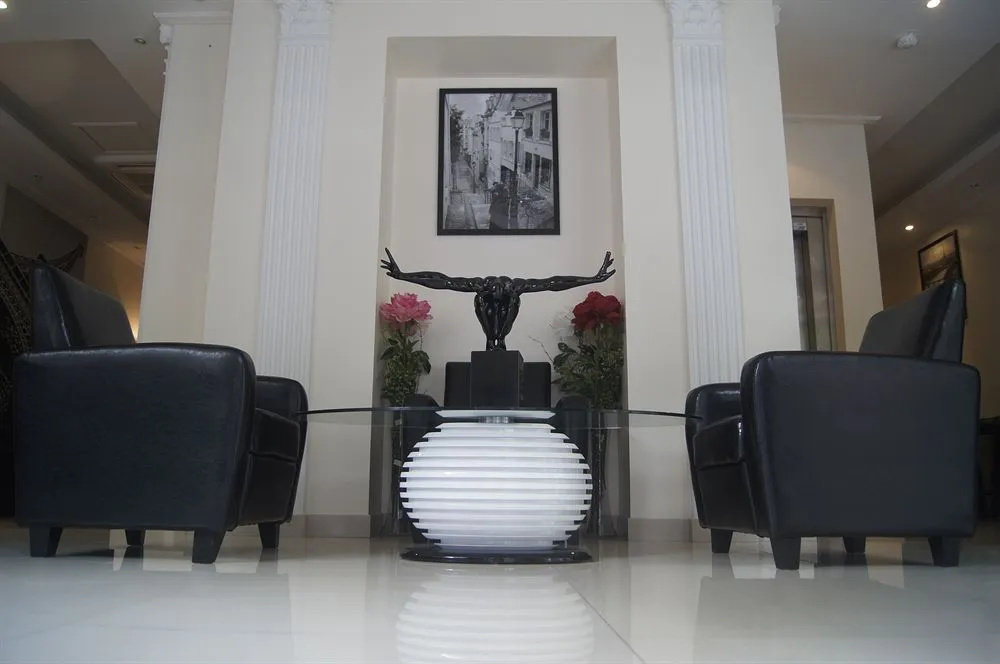 Lobby & Reception