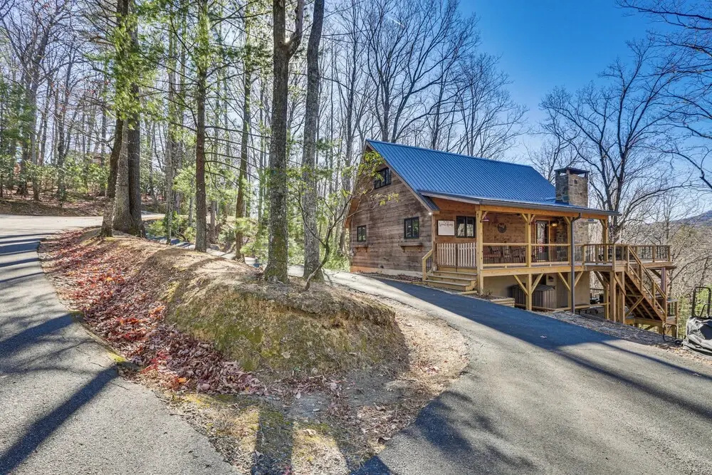 Deep Gap Cabin w/ 2 Decks & Community Amenities!