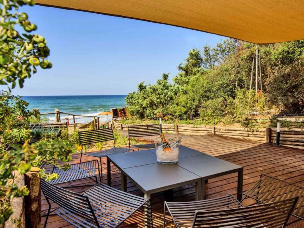 Beach & Waterfront