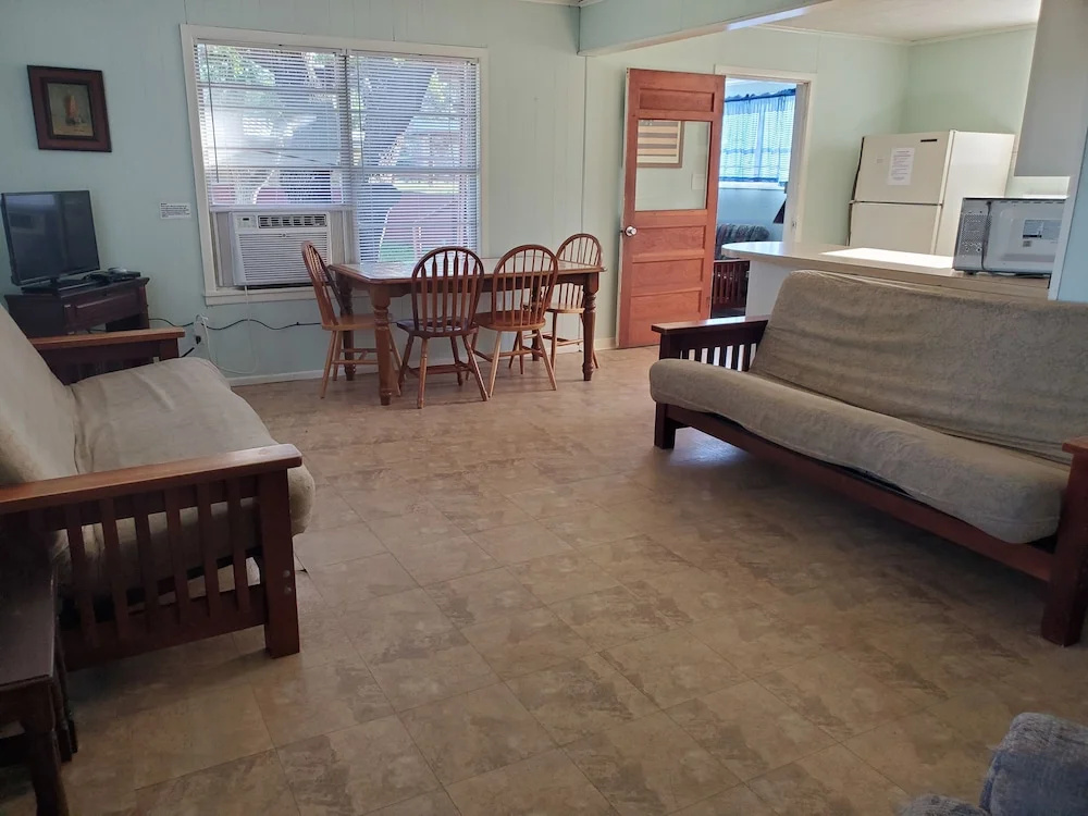 2 Bedrooms Standard room with partial view