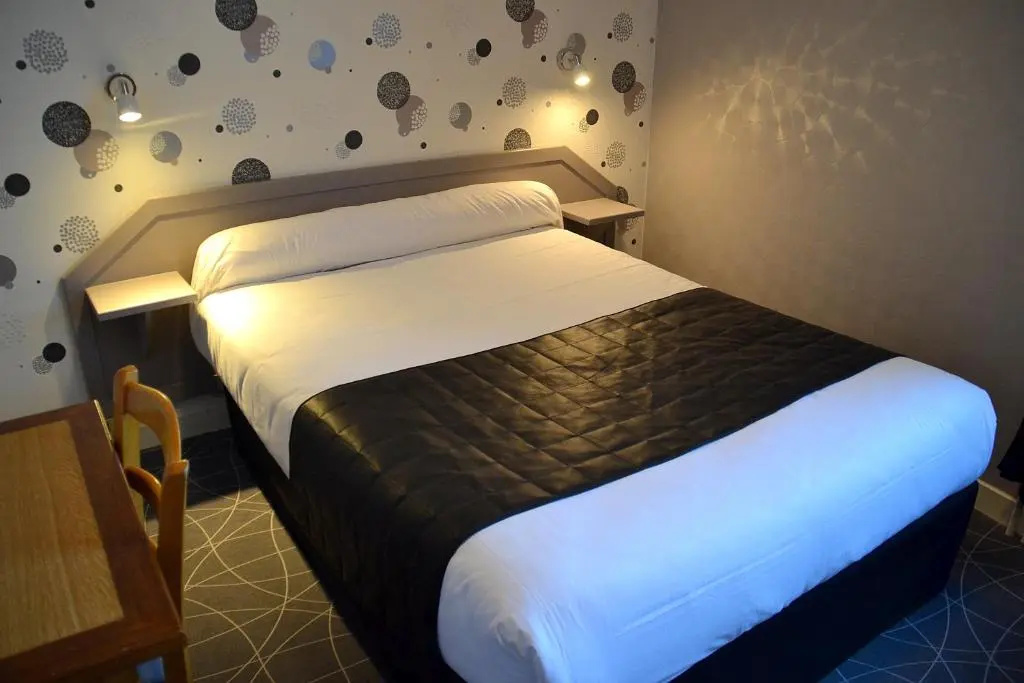 Standard Double room (full double bed)