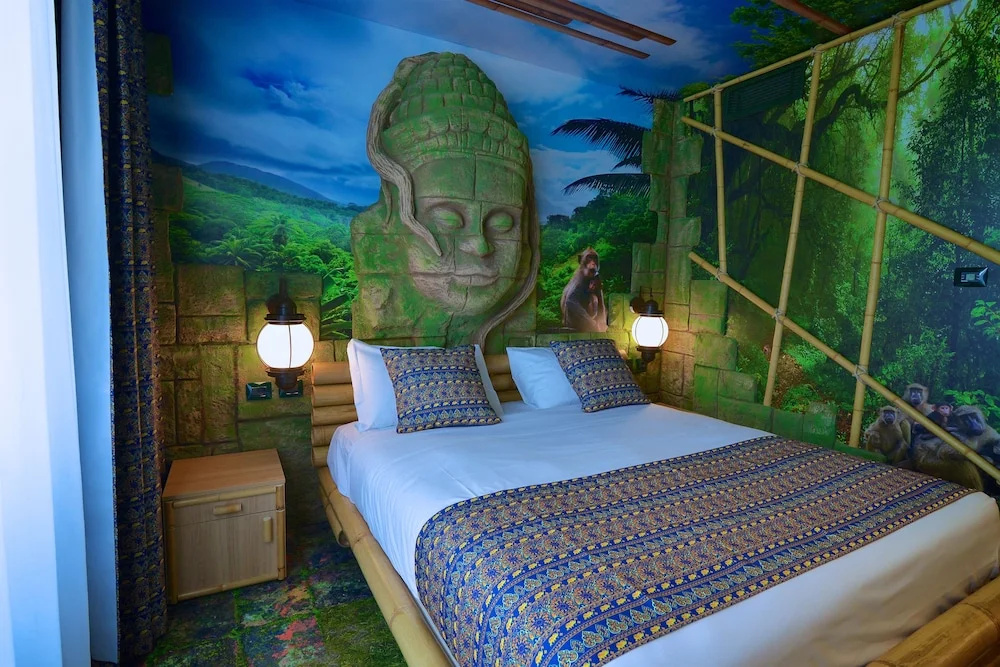 Gardaland Adventure Hotel - Tap to explore photos