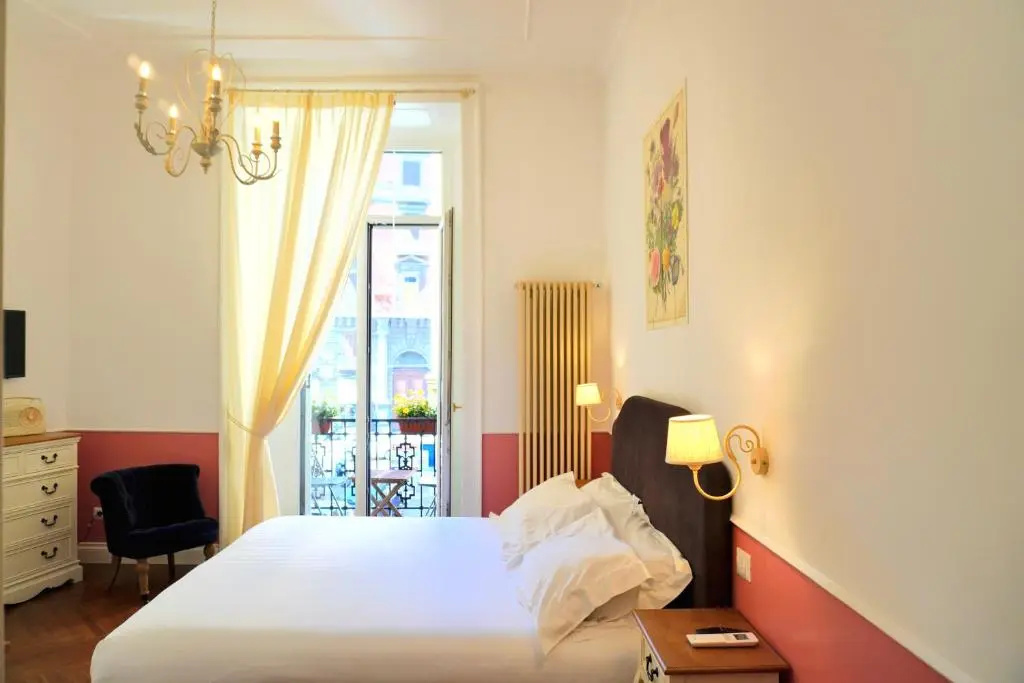 Deluxe Double room with balcony (full double bed)