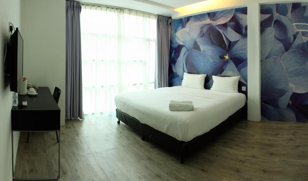 V Garden Hotel