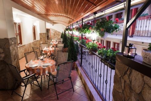 Balcony & Terrace