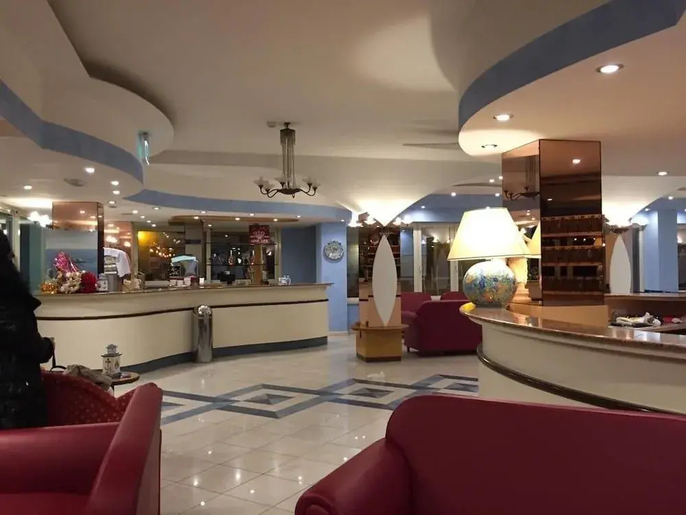 Lobby & Reception