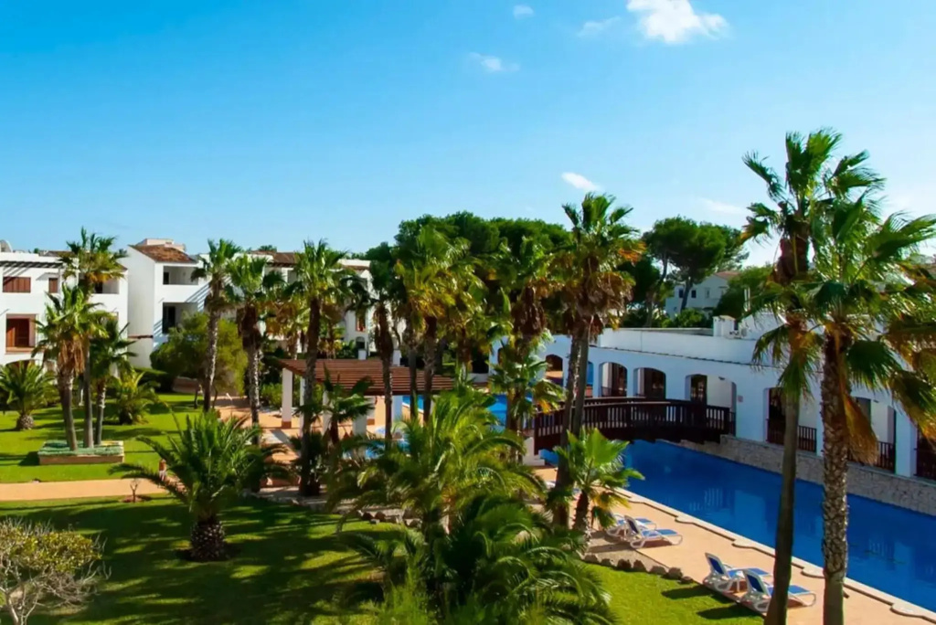 Apartamento en complejo con piscina