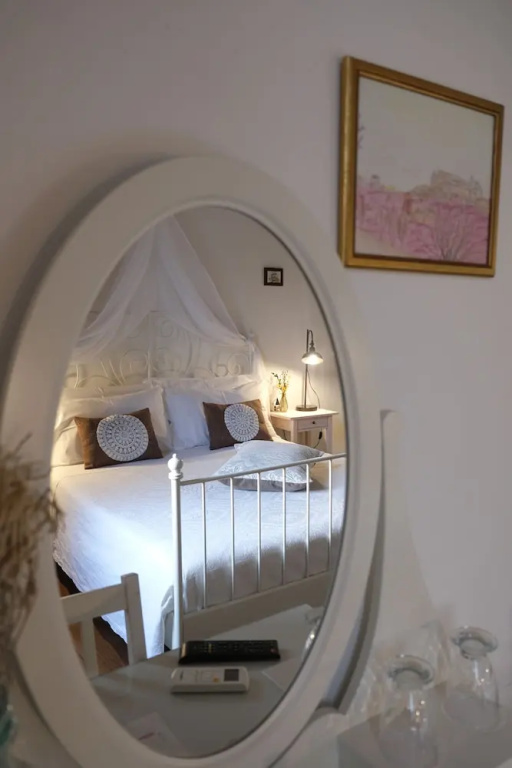 Deluxe Double room with land view (full double bed)