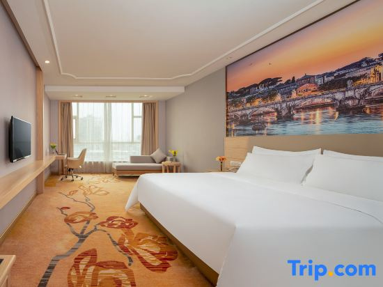 Standard Double room with city view (full double bed)