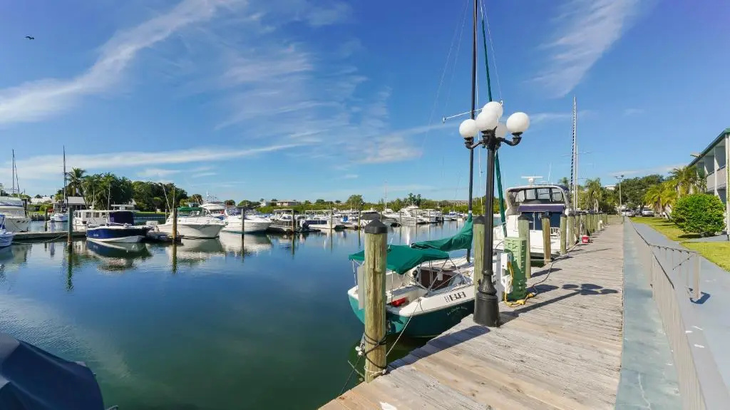 Beach & Waterfront