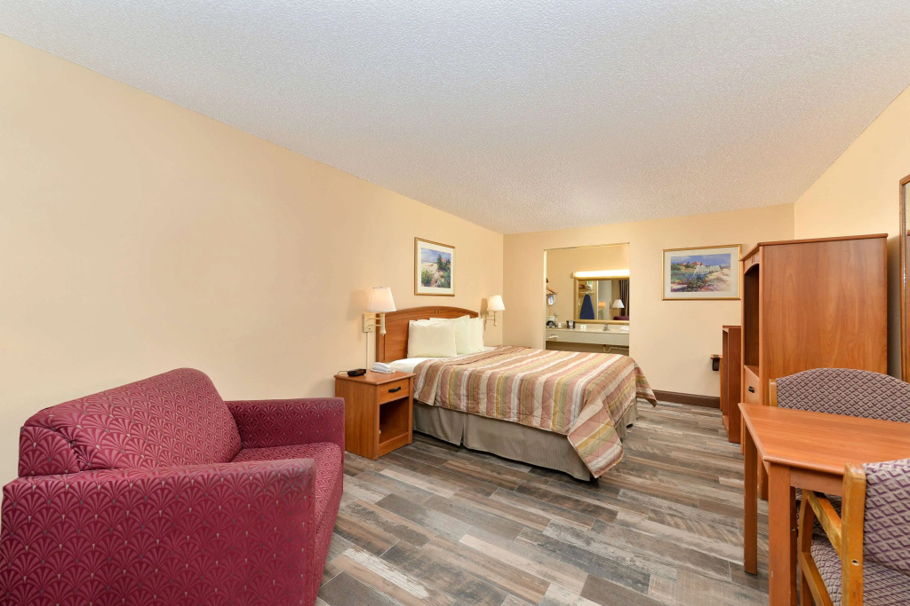 Standard Double room (full double bed)
