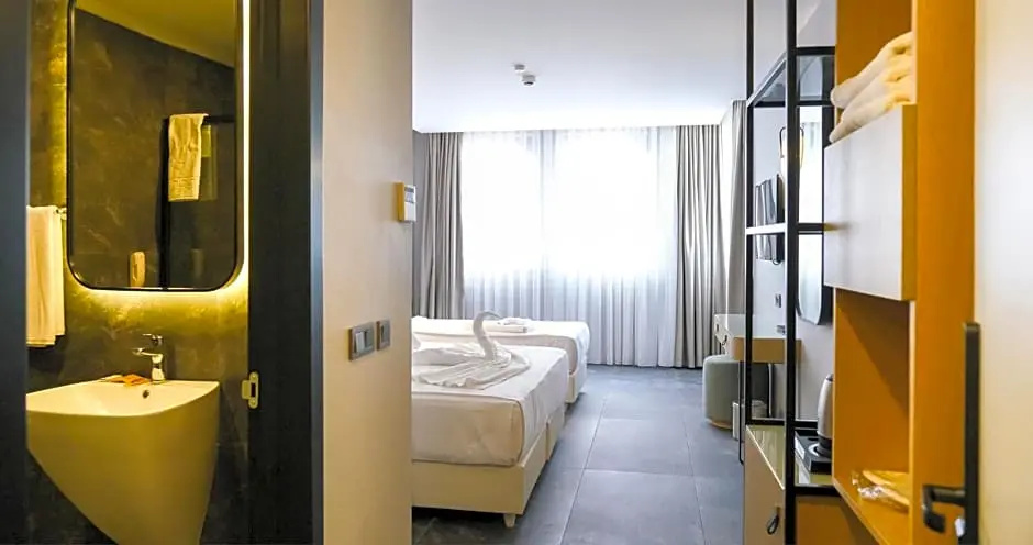 Standard Double room (full double bed)