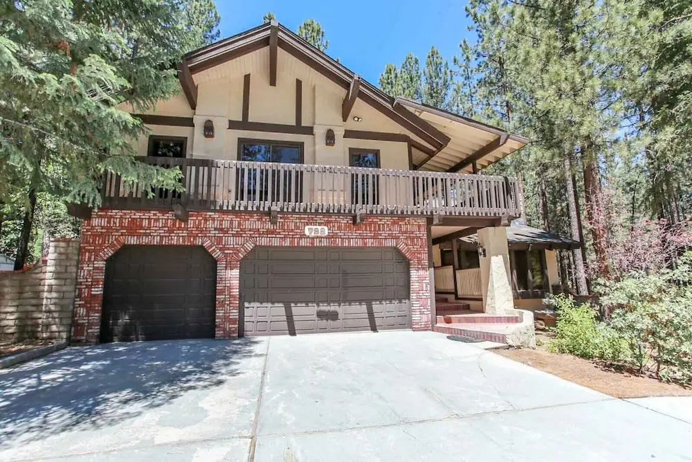The Lodge at Snow Summit 6 Bedrooms 4.5 Bathrooms Home