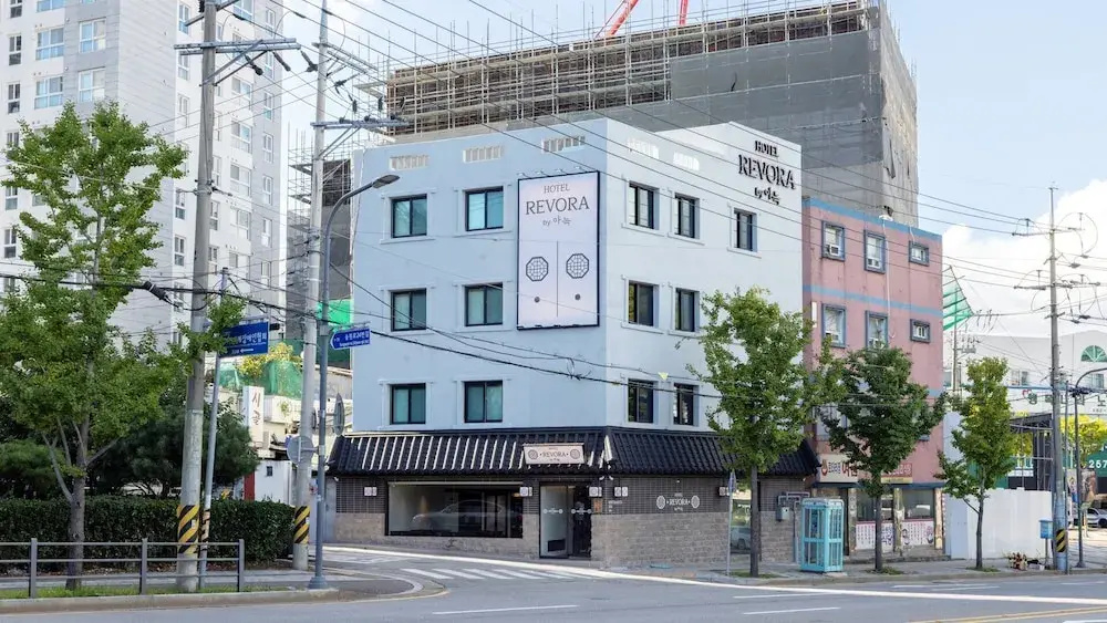 Suwon Haenggung-dong Revora Hotel