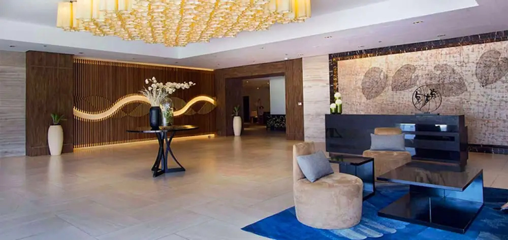Lobby & Reception