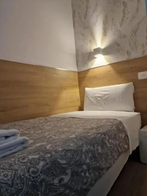 Economy room