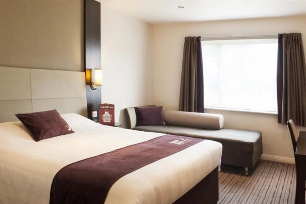 Premier Inn London Kew Bridge — фото