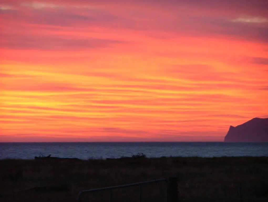 Ocean View Beachfront Apartment — фото 6