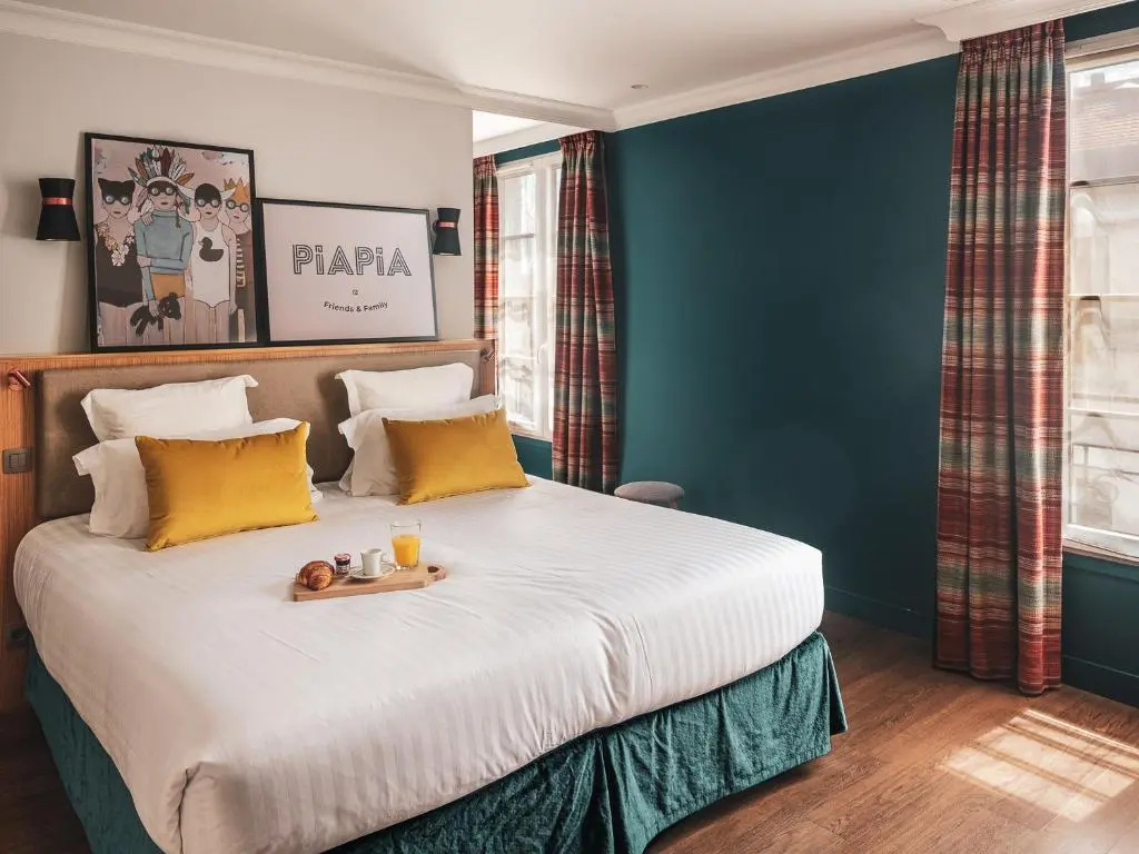 Deluxe Double room (full double bed)