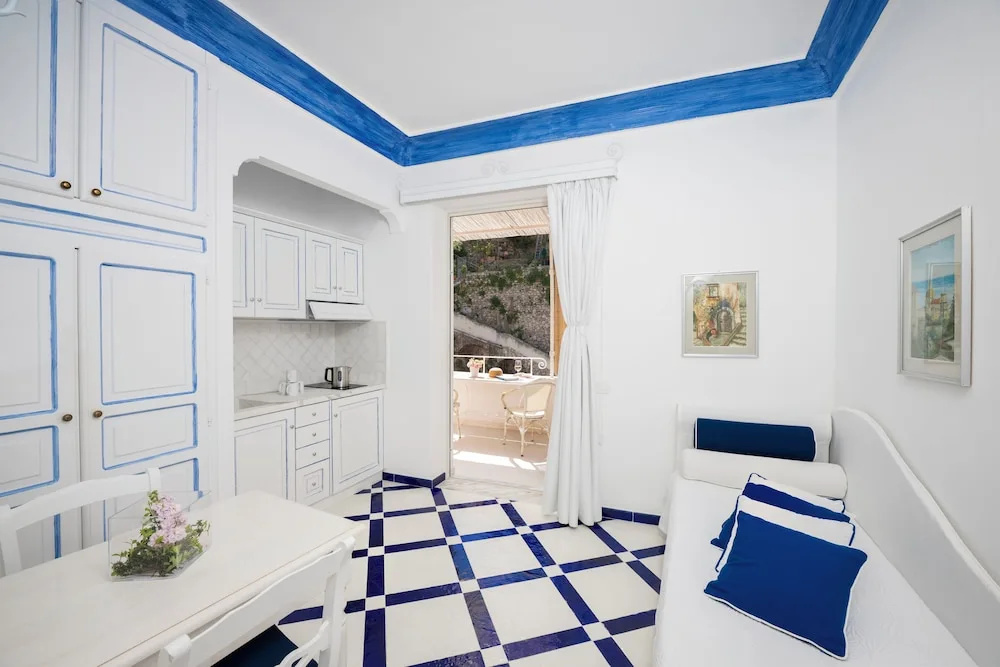 1 Bedroom Apartment with balcony