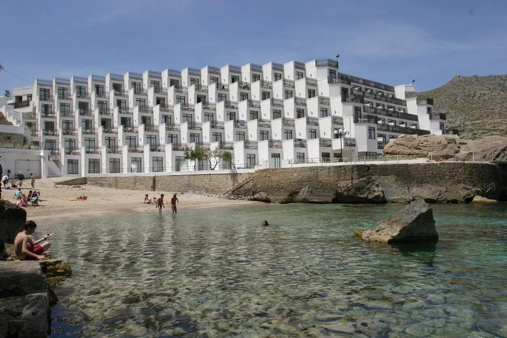 Beach & Waterfront
