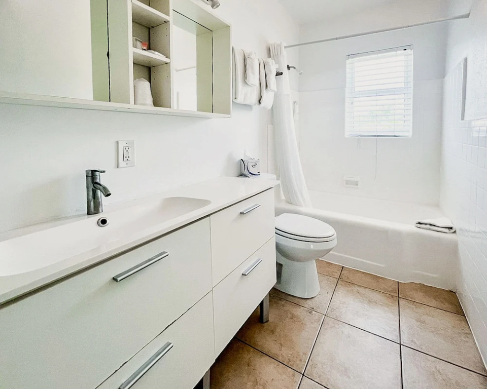 1 Bedroom Double Suite (full double bed)