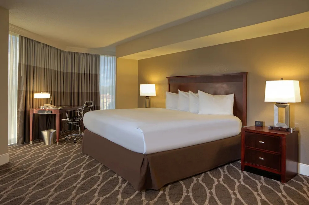 Hilton Houston Westchase - Chambres
