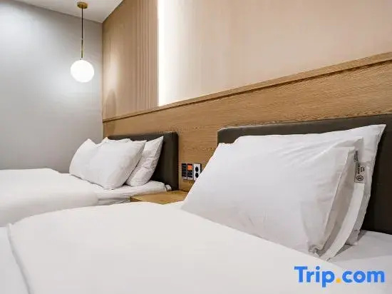 Double Suite (twin beds)