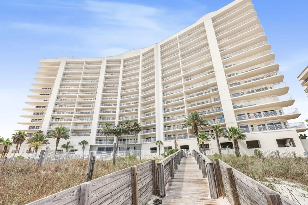 Admirals Quarters 3BR 3BA Beachfront 8th Floor 802