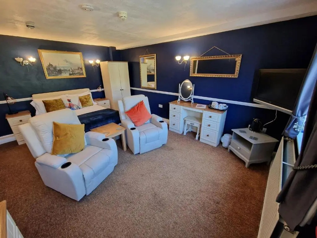 Standard Double room (full double bed)