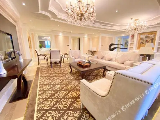 1 Bedroom Suite