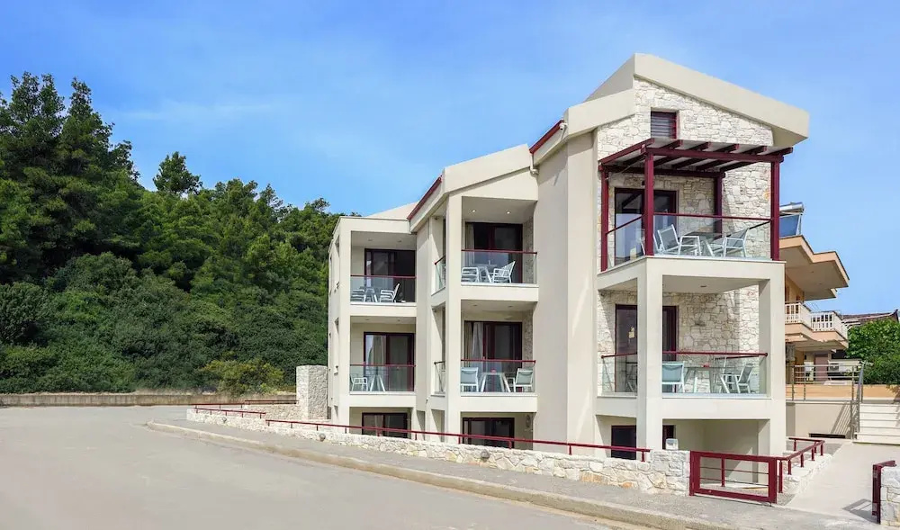 Elpiniki Luxury Rooms