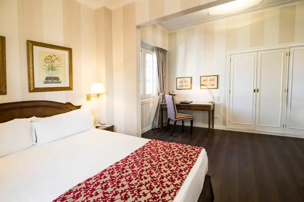Superior Triple room