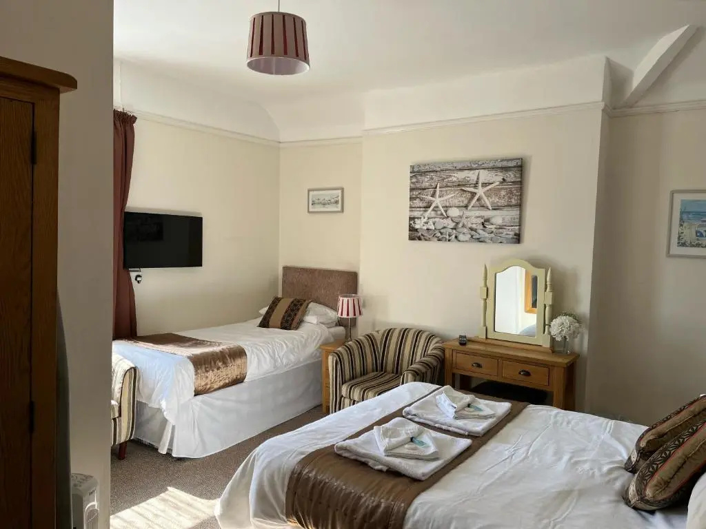 Standard Triple room