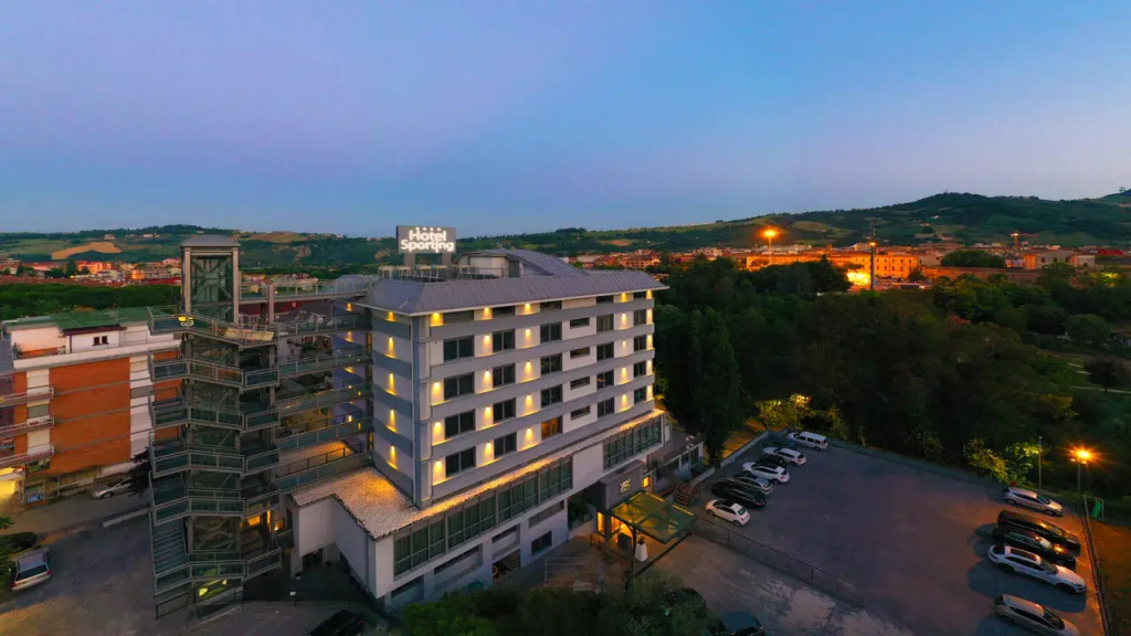 Hotel photo 11
