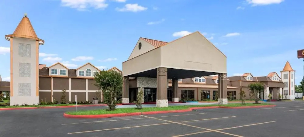 Lebossier Hotel